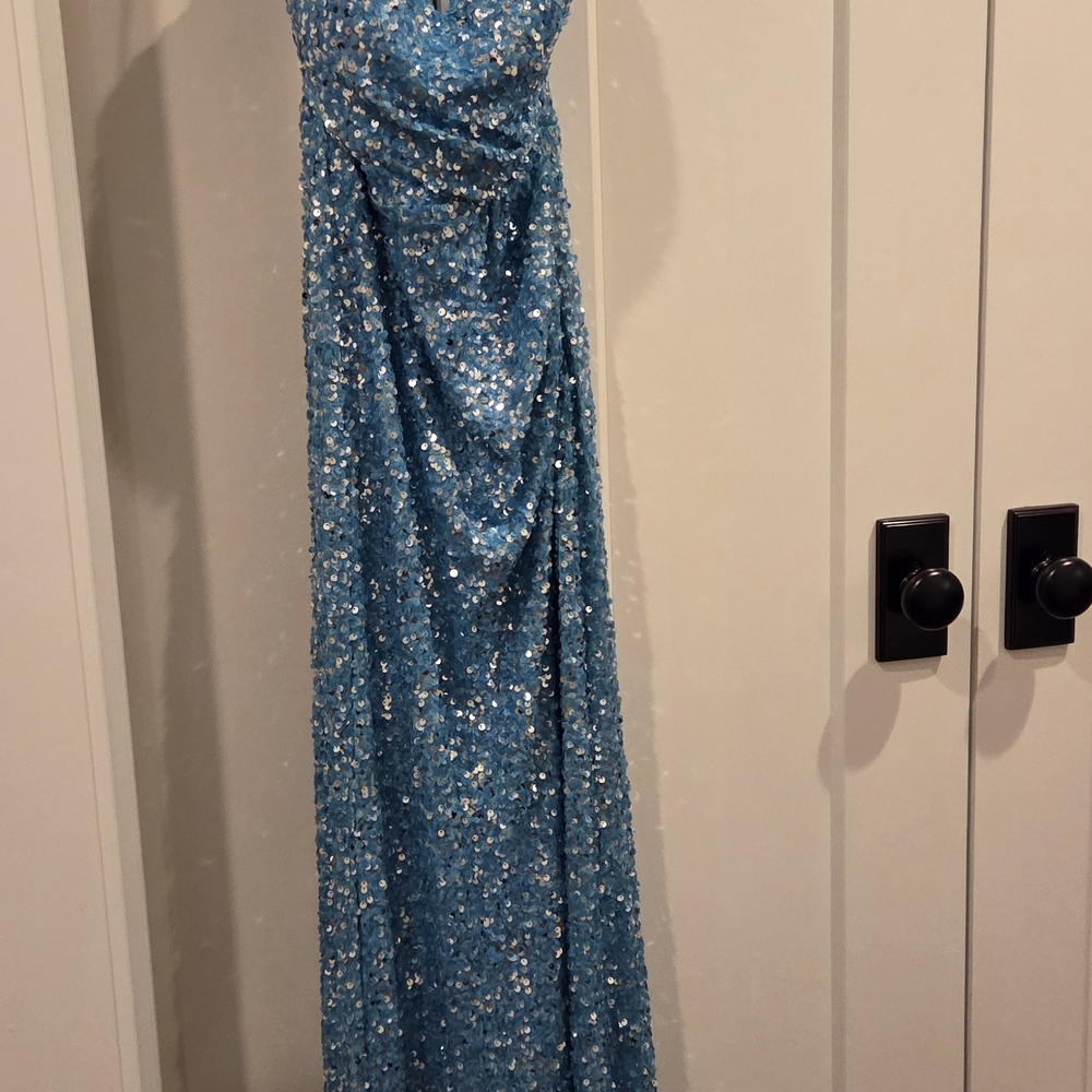 Elegant Blue Sequin Prom Dress! Size 6 NWT